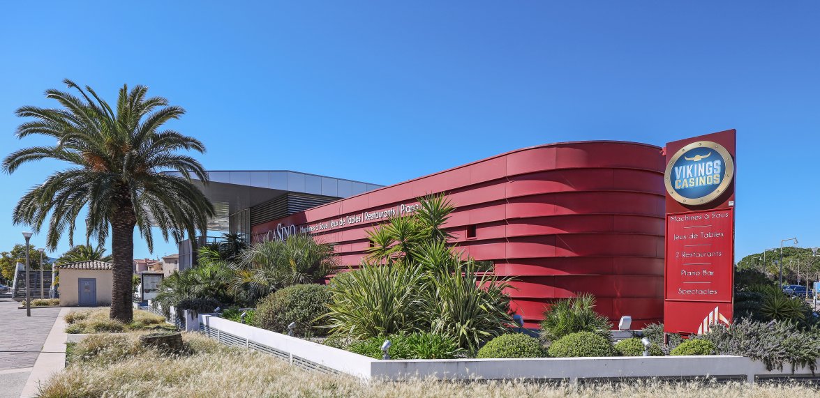 Gebäude französisches Casino Frejus von außen